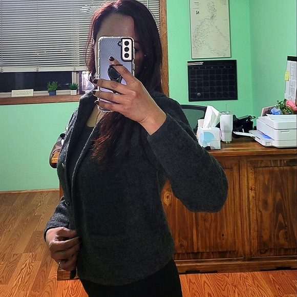 Sweater - Picture 3 of 4